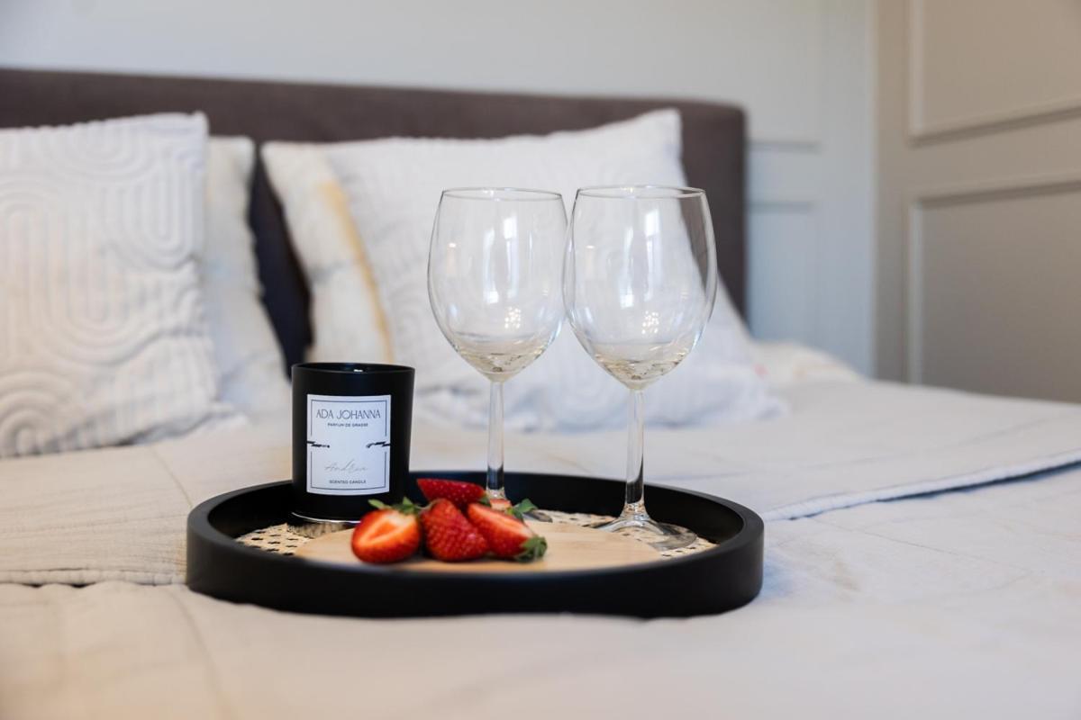 Elegant Ada Johanna Apartment, Close To The Centre And *